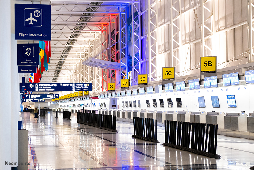 Neomounts NMPRO-WMB3 Menuboard-Wandhalterung 32-55" - neigbar